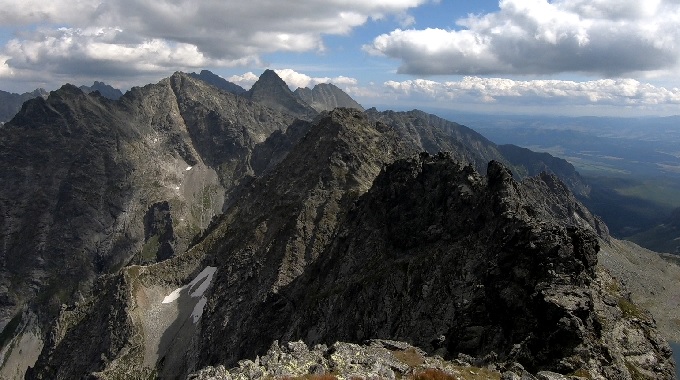 Grań Mięguszowieckiego Szczytu Pośredniego.