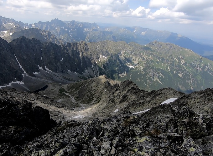 Sobkowa Grań. Widok z głównej grani Lodowego Szczytu.