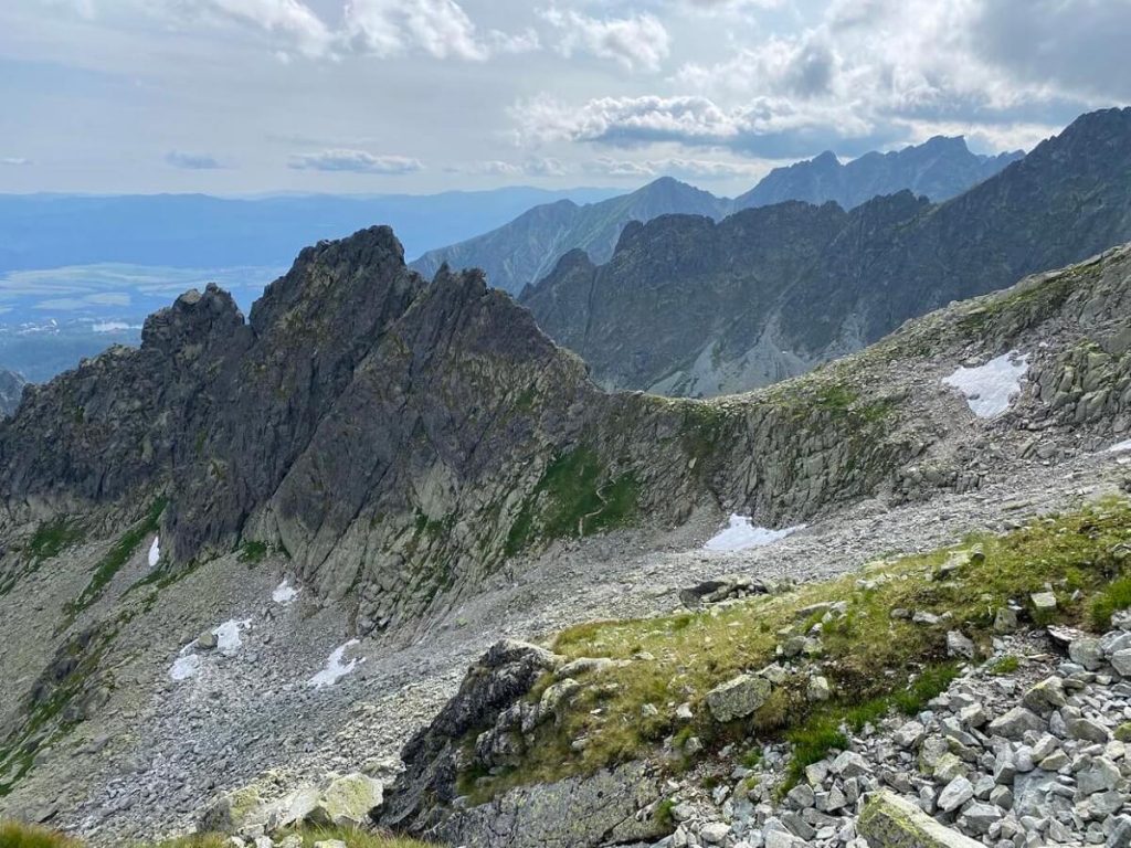 Siarkańska Grań i Siarkańska Przełęcz.